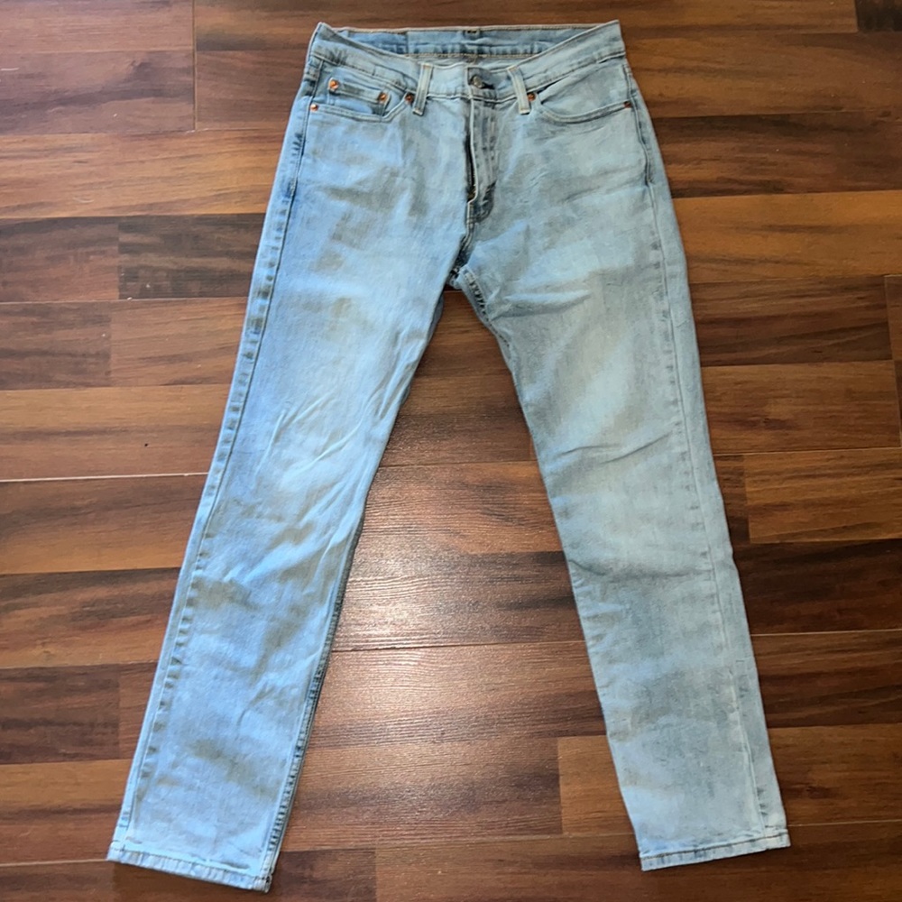 Men’s Levi’s taper fit jean